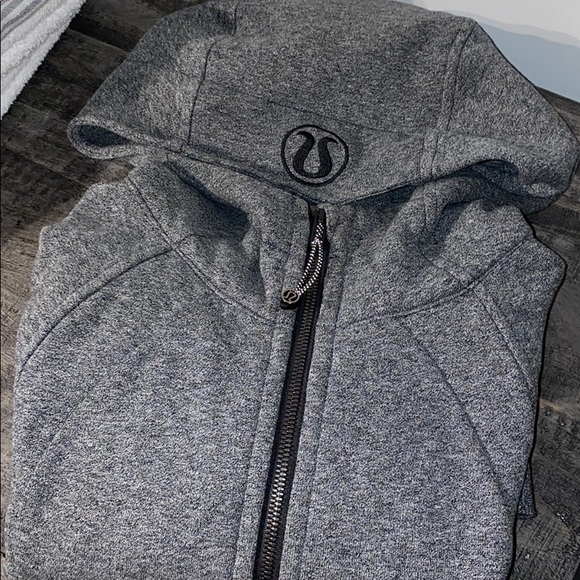 lululemon athletica Tops - LULULEMON SCUBA HOODIE